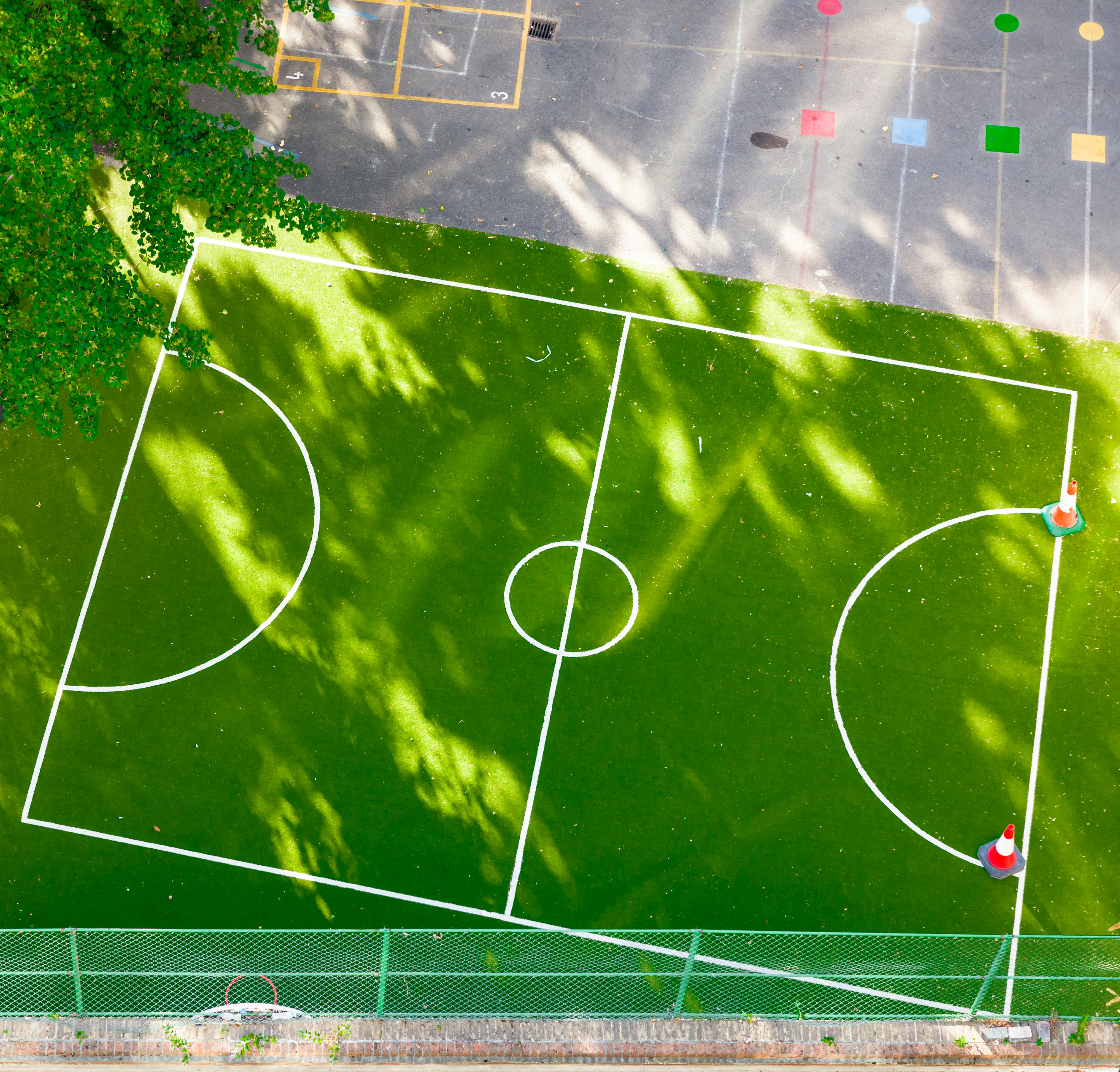 Renovar_football_court